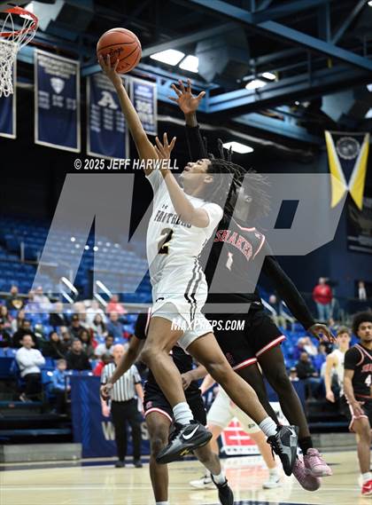 Thumbnail 1 in Shaker Heights vs. Perry (OHSAA Division 2 Regional Final) photogallery.