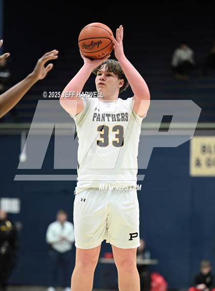 Thumbnail 3 in Shaker Heights vs. Perry (OHSAA Division 2 Regional Final) photogallery.