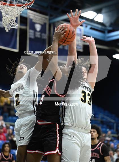 Thumbnail 3 in Shaker Heights vs. Perry (OHSAA Division 2 Regional Final) photogallery.