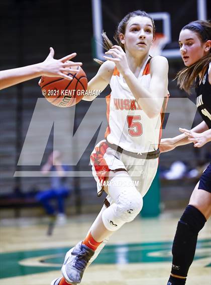 Thumbnail 2 in Winchester Community vs Hamilton Heights (IHSAA 3A Sectional First Round) photogallery.