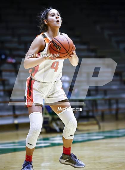 Thumbnail 2 in Winchester Community vs Hamilton Heights (IHSAA 3A Sectional First Round) photogallery.