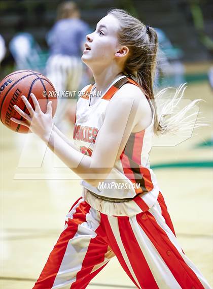 Thumbnail 1 in Winchester Community vs Hamilton Heights (IHSAA 3A Sectional First Round) photogallery.