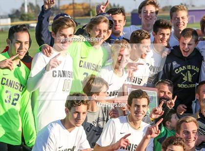 Thumbnail 2 in St. Joseph's Collegiate Institute vs Canisius (Monsignor Martin Class A Final) photogallery.
