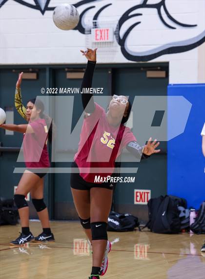 Thumbnail 2 in Highland vs Pacifica Christian (Burbank JV Tournament) photogallery.