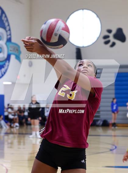 Thumbnail 2 in Highland vs Pacifica Christian (Burbank JV Tournament) photogallery.