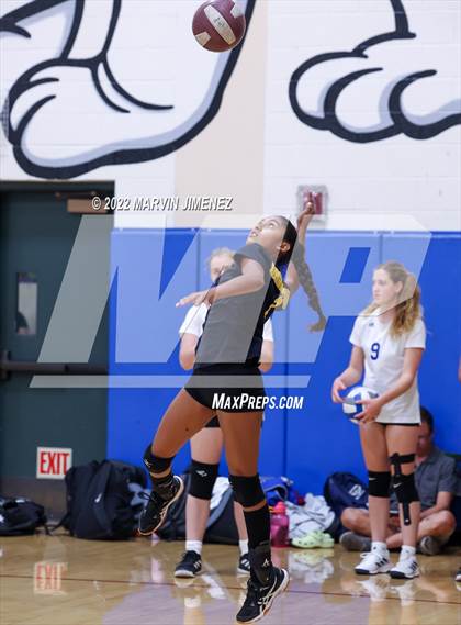 Thumbnail 3 in Highland vs Pacifica Christian (Burbank JV Tournament) photogallery.