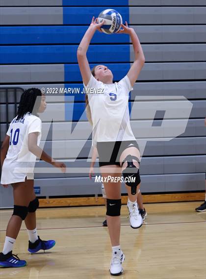 Thumbnail 3 in Highland vs Pacifica Christian (Burbank JV Tournament) photogallery.