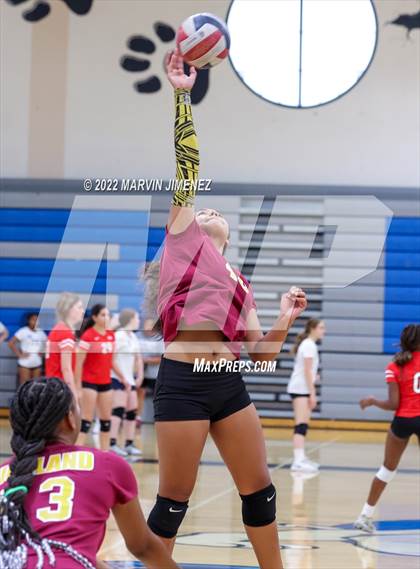 Thumbnail 1 in Highland vs Pacifica Christian (Burbank JV Tournament) photogallery.