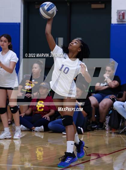 Thumbnail 2 in Highland vs Pacifica Christian (Burbank JV Tournament) photogallery.