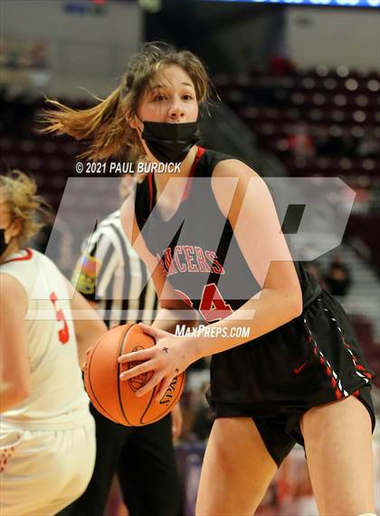 Thumbnail 3 in Mount Carmel vs. Neshannock (PIAA 2A Championship) photogallery.