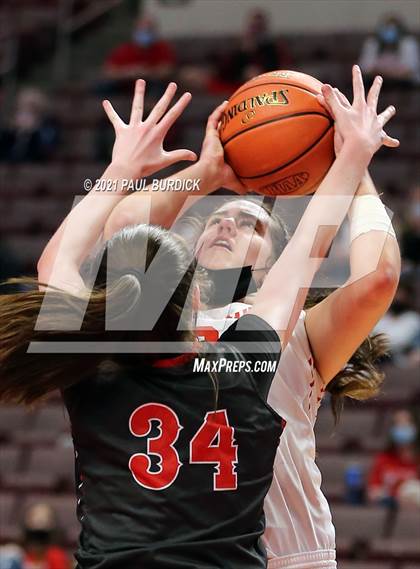 Thumbnail 1 in Mount Carmel vs. Neshannock (PIAA 2A Championship) photogallery.
