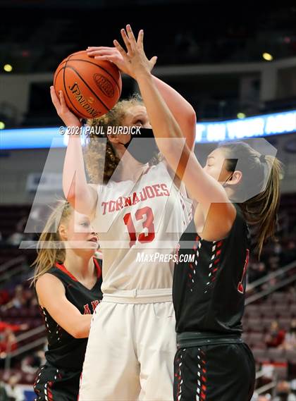 Thumbnail 3 in Mount Carmel vs. Neshannock (PIAA 2A Championship) photogallery.