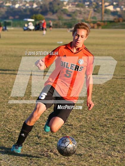 Thumbnail 3 in Harvard-Westlake vs. Huntington Beach (22nd Annual SoCal Soccer Classic) photogallery.