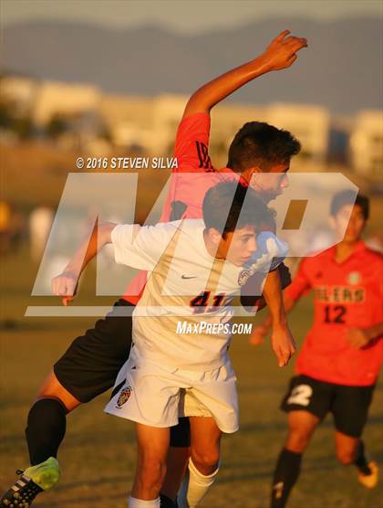Thumbnail 3 in Harvard-Westlake vs. Huntington Beach (22nd Annual SoCal Soccer Classic) photogallery.