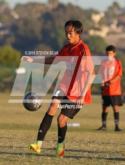 Thumbnail 1 in Harvard-Westlake vs. Huntington Beach (22nd Annual SoCal Soccer Classic) photogallery.