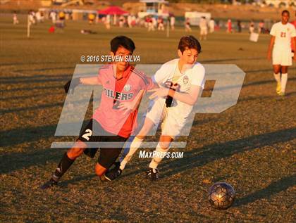 Thumbnail 2 in Harvard-Westlake vs. Huntington Beach (22nd Annual SoCal Soccer Classic) photogallery.
