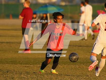 Thumbnail 3 in Harvard-Westlake vs. Huntington Beach (22nd Annual SoCal Soccer Classic) photogallery.