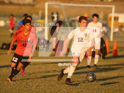 Thumbnail 2 in Harvard-Westlake vs. Huntington Beach (22nd Annual SoCal Soccer Classic) photogallery.