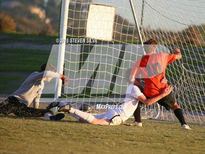 Thumbnail 3 in Harvard-Westlake vs. Huntington Beach (22nd Annual SoCal Soccer Classic) photogallery.