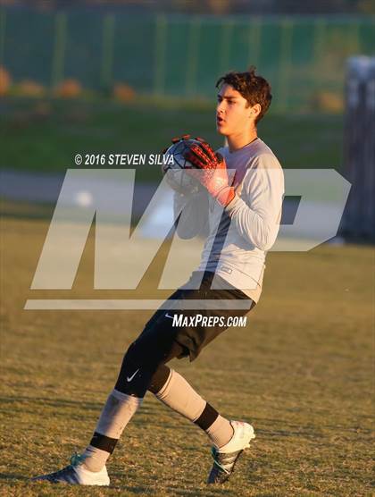 Thumbnail 3 in Harvard-Westlake vs. Huntington Beach (22nd Annual SoCal Soccer Classic) photogallery.