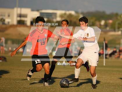 Thumbnail 3 in Harvard-Westlake vs. Huntington Beach (22nd Annual SoCal Soccer Classic) photogallery.