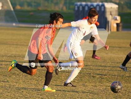 Thumbnail 1 in Harvard-Westlake vs. Huntington Beach (22nd Annual SoCal Soccer Classic) photogallery.