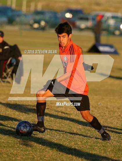 Thumbnail 3 in Harvard-Westlake vs. Huntington Beach (22nd Annual SoCal Soccer Classic) photogallery.