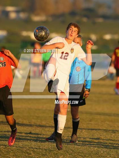Thumbnail 1 in Harvard-Westlake vs. Huntington Beach (22nd Annual SoCal Soccer Classic) photogallery.