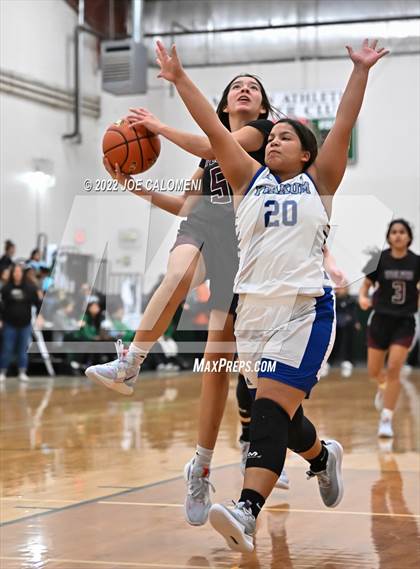 Thumbnail 1 in Davenport vs Yoakum (Marion Basketball Tournament) photogallery.