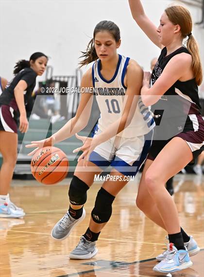 Thumbnail 2 in Davenport vs Yoakum (Marion Basketball Tournament) photogallery.