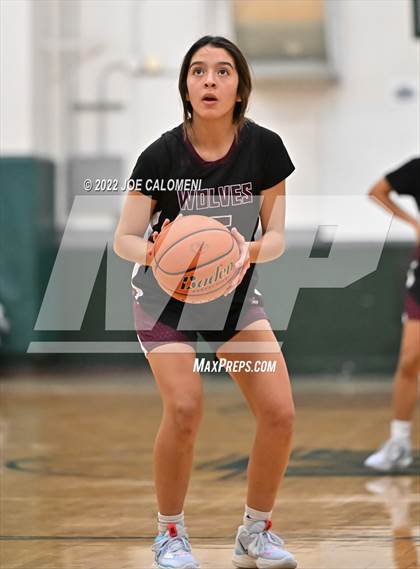 Thumbnail 1 in Davenport vs Yoakum (Marion Basketball Tournament) photogallery.