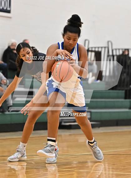 Thumbnail 1 in Davenport vs Yoakum (Marion Basketball Tournament) photogallery.