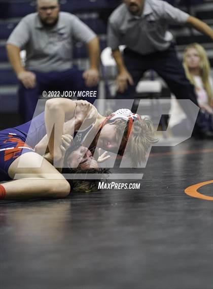Thumbnail 3 in Lewisburg vs Center Hill photogallery.