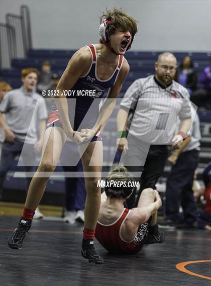 Thumbnail 2 in Lewisburg vs Center Hill photogallery.