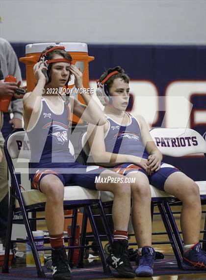 Thumbnail 3 in Lewisburg vs Center Hill photogallery.