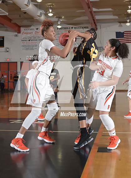 Thumbnail 3 in Foothill vs. Lathrop (CIF SJS D4 Semifinal) photogallery.