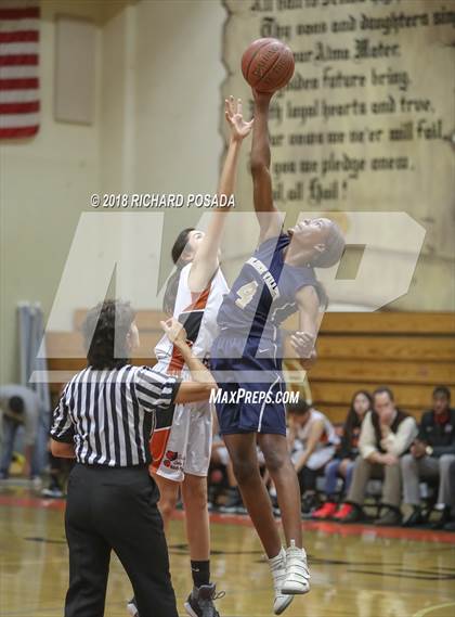 Thumbnail 1 in Selma vs. Golden Valley (Selma Shootout) photogallery.