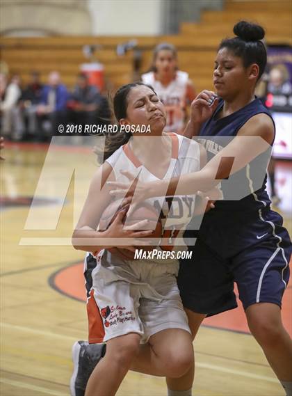 Thumbnail 1 in Selma vs. Golden Valley (Selma Shootout) photogallery.