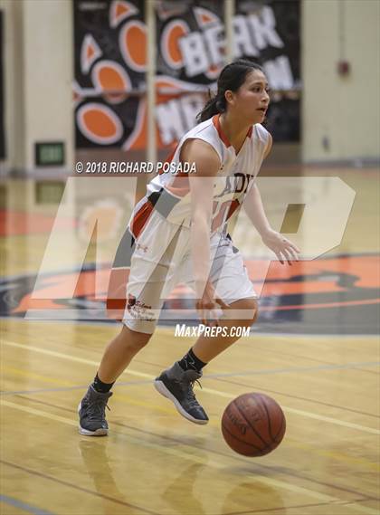 Thumbnail 3 in Selma vs. Golden Valley (Selma Shootout) photogallery.