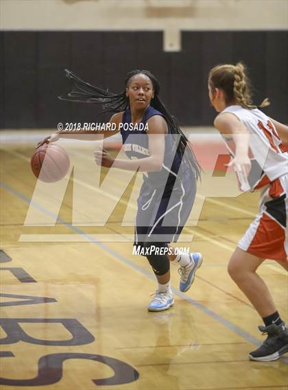 Thumbnail 3 in Selma vs. Golden Valley (Selma Shootout) photogallery.