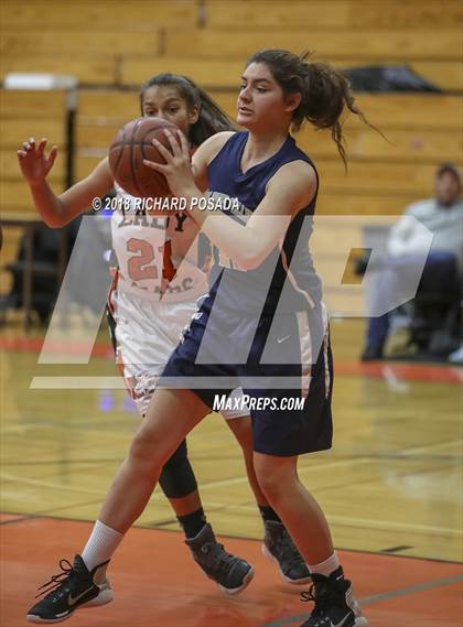 Thumbnail 1 in Selma vs. Golden Valley (Selma Shootout) photogallery.
