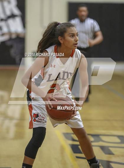 Thumbnail 2 in Selma vs. Golden Valley (Selma Shootout) photogallery.