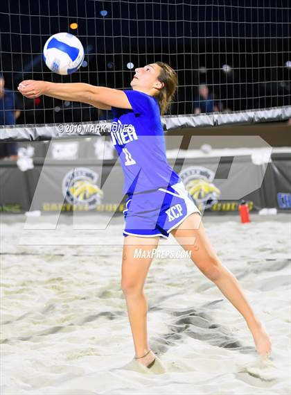 Thumbnail 2 in Xavier College Prep vs. Perry  (AIA D1 Championship) photogallery.