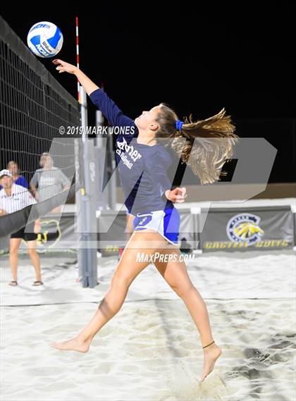 Thumbnail 2 in Xavier College Prep vs. Perry  (AIA D1 Championship) photogallery.