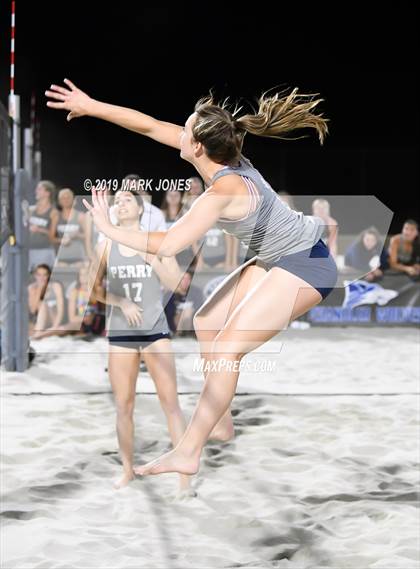 Thumbnail 3 in Xavier College Prep vs. Perry  (AIA D1 Championship) photogallery.