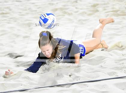 Thumbnail 2 in Xavier College Prep vs. Perry  (AIA D1 Championship) photogallery.
