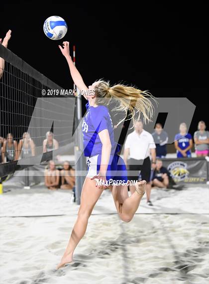 Thumbnail 1 in Xavier College Prep vs. Perry  (AIA D1 Championship) photogallery.