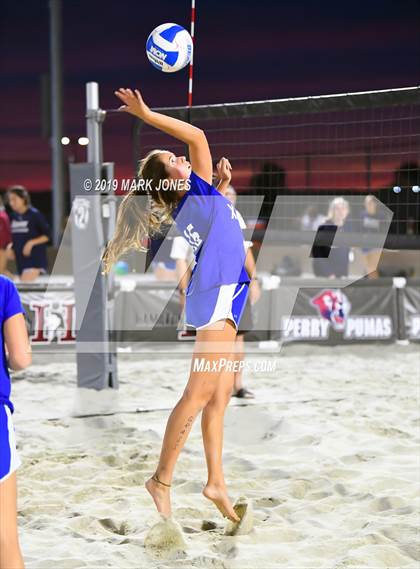 Thumbnail 1 in Xavier College Prep vs. Perry  (AIA D1 Championship) photogallery.