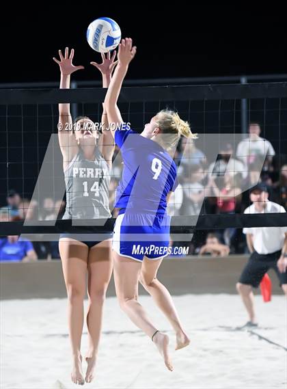 Thumbnail 1 in Xavier College Prep vs. Perry  (AIA D1 Championship) photogallery.
