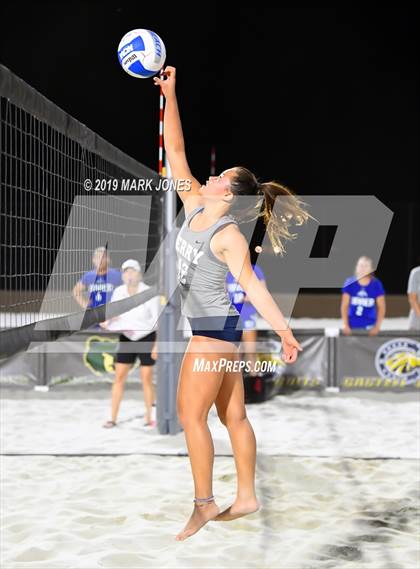 Thumbnail 3 in Xavier College Prep vs. Perry  (AIA D1 Championship) photogallery.